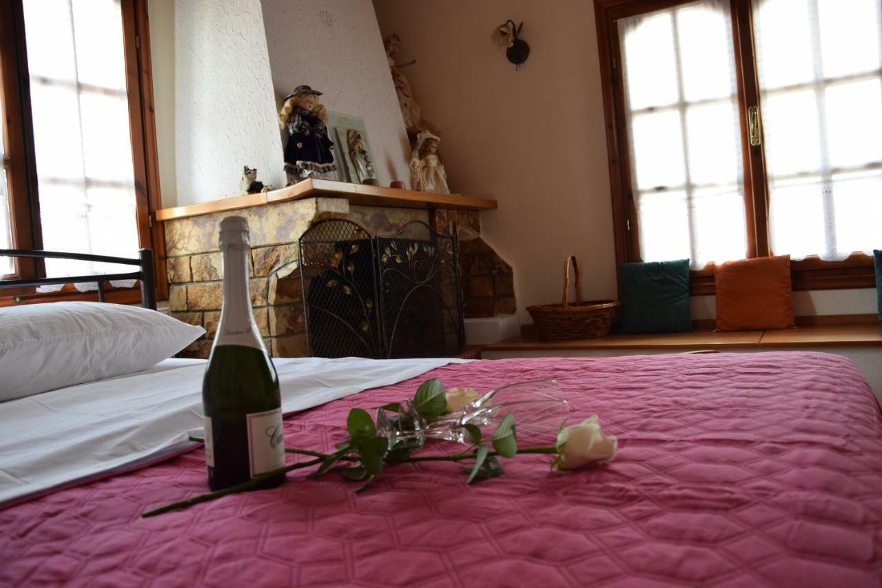Lena'S & Zoe'S Lägenhet Néa Péramos Exteriör bild